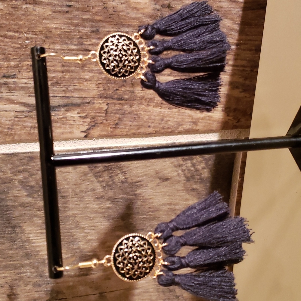 NWOT Tassel Drop Earrings